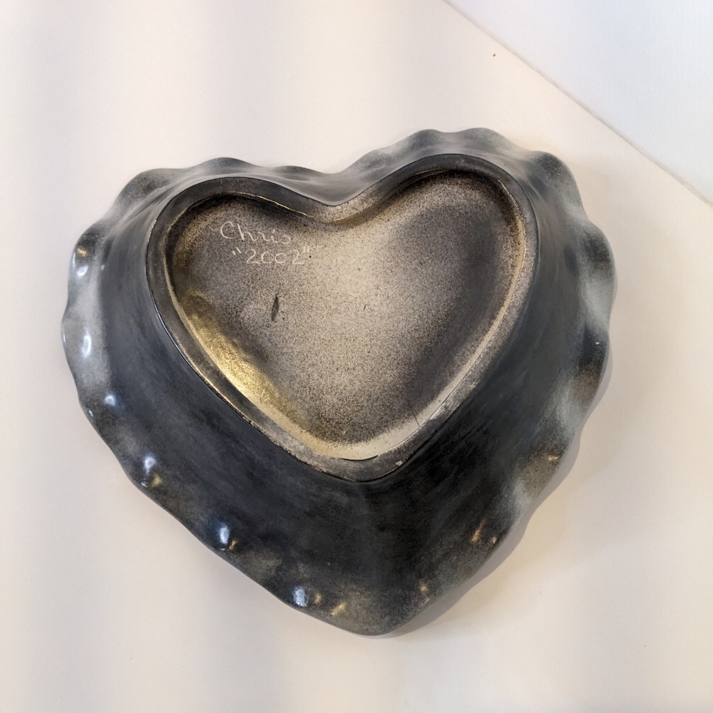 Heart Dish Bambi Skunk Flower Handmade Ceramic Catch-all Etched Scallop Pottery - Picture 3 of 4